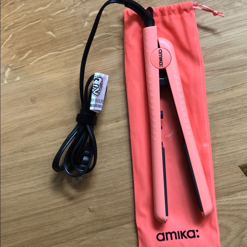 Amika Ceramic Styler “flat iron”